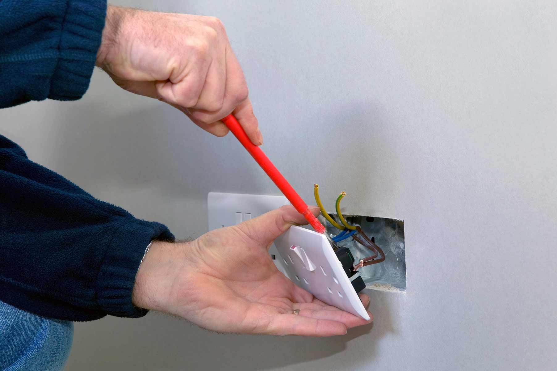 Our electricians can install plug sockets for domestic and commercial proeprties in Newham and the local area. 